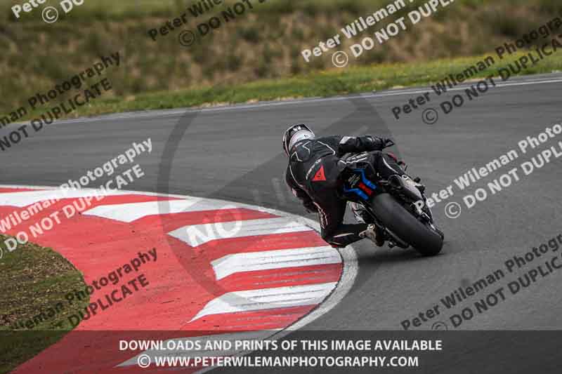 cadwell no limits trackday;cadwell park;cadwell park photographs;cadwell trackday photographs;enduro digital images;event digital images;eventdigitalimages;navarra;no limits trackdays;peter wileman photography;racing digital images;trackday digital images;trackday photos